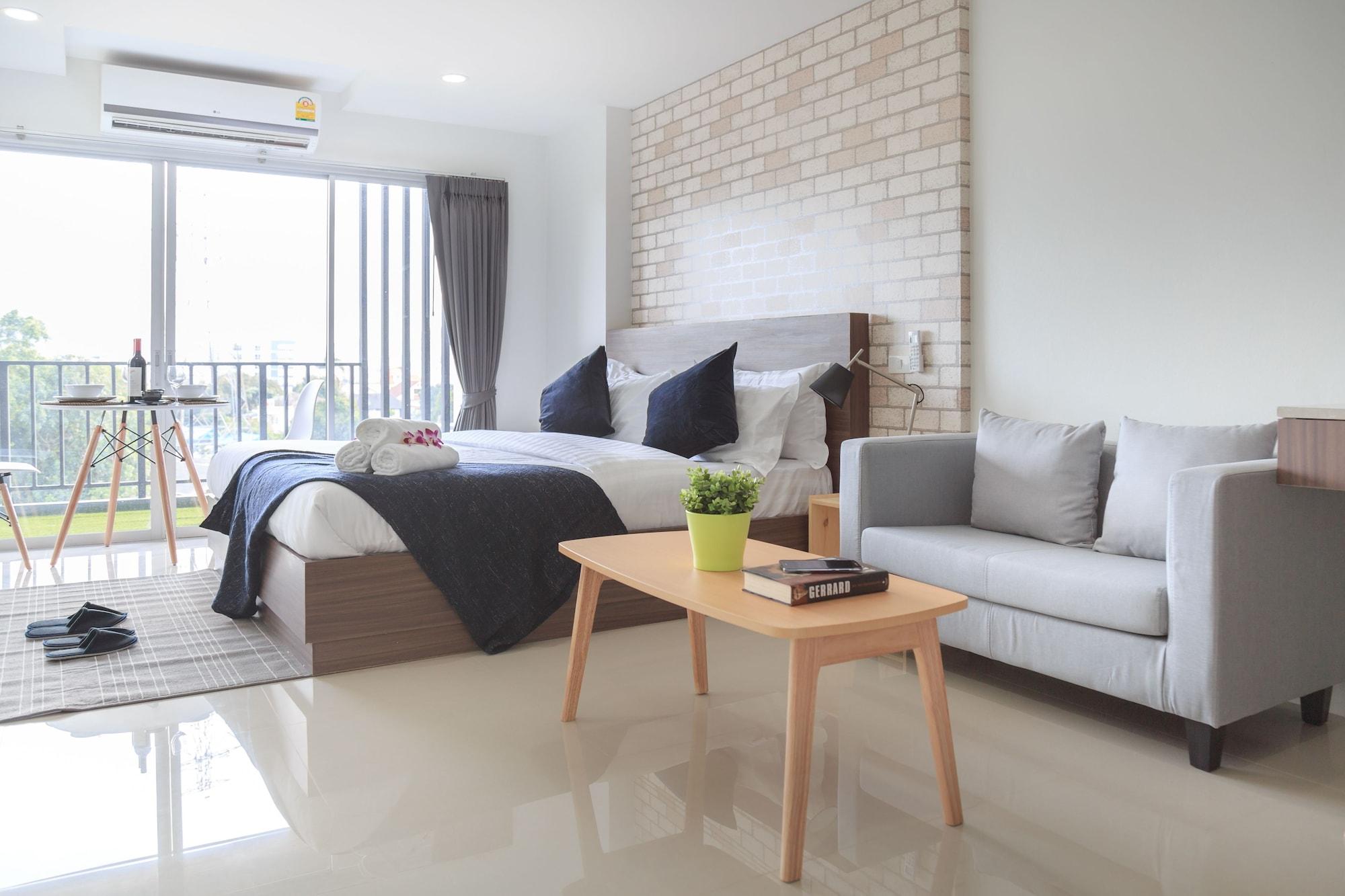 Q Space Residence Bangkok Exterior photo