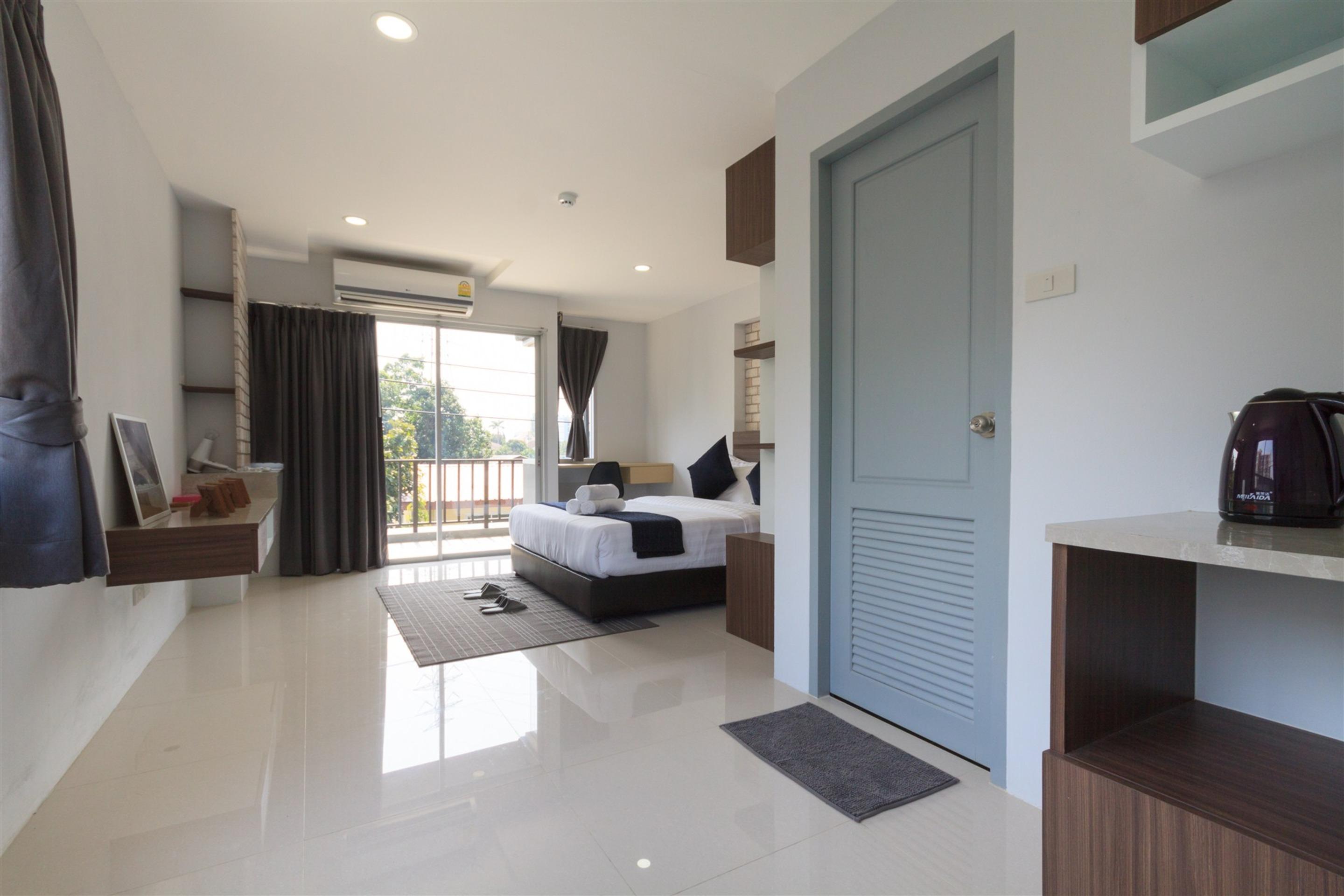 Q Space Residence Bangkok Exterior photo