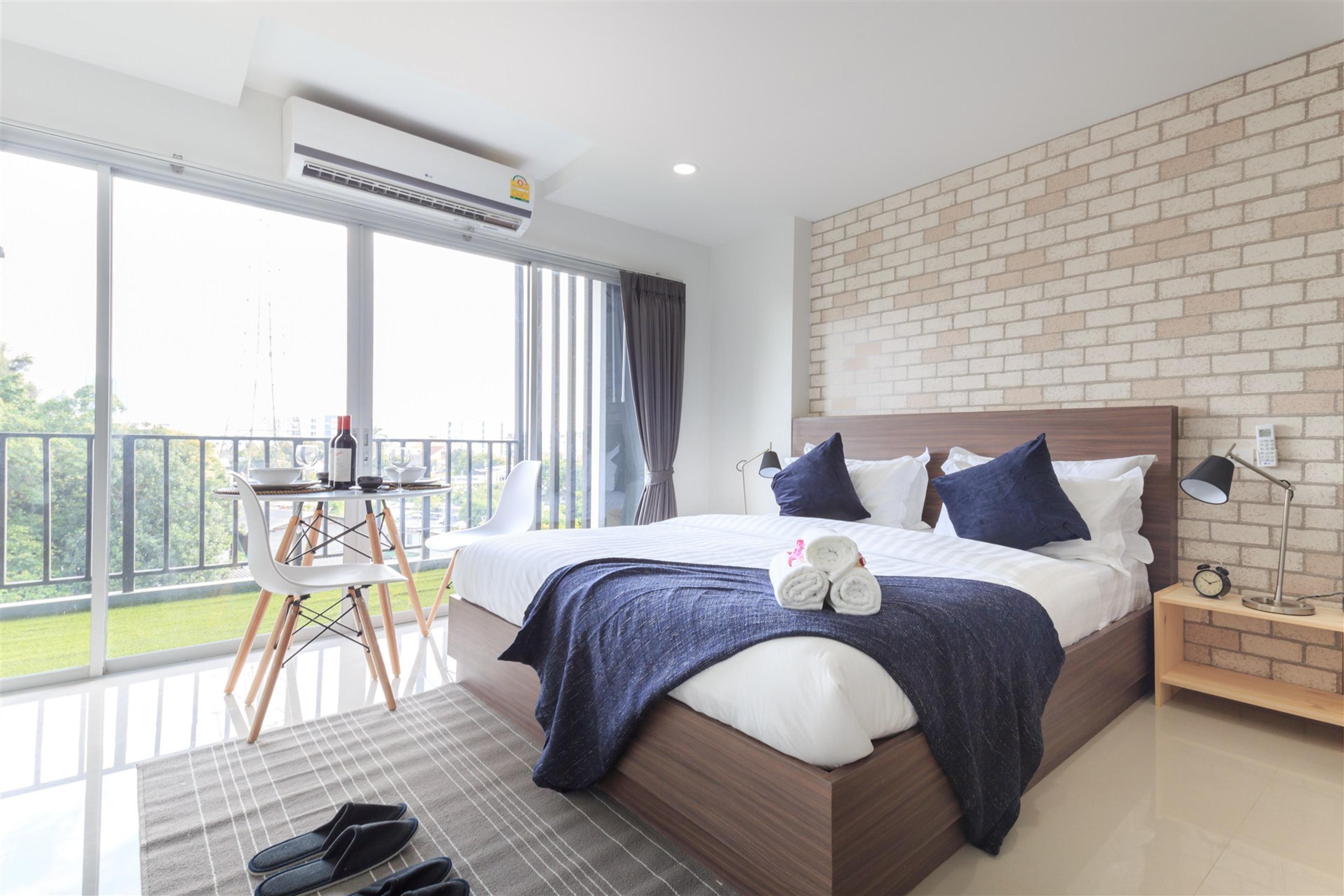 Q Space Residence Bangkok Exterior photo