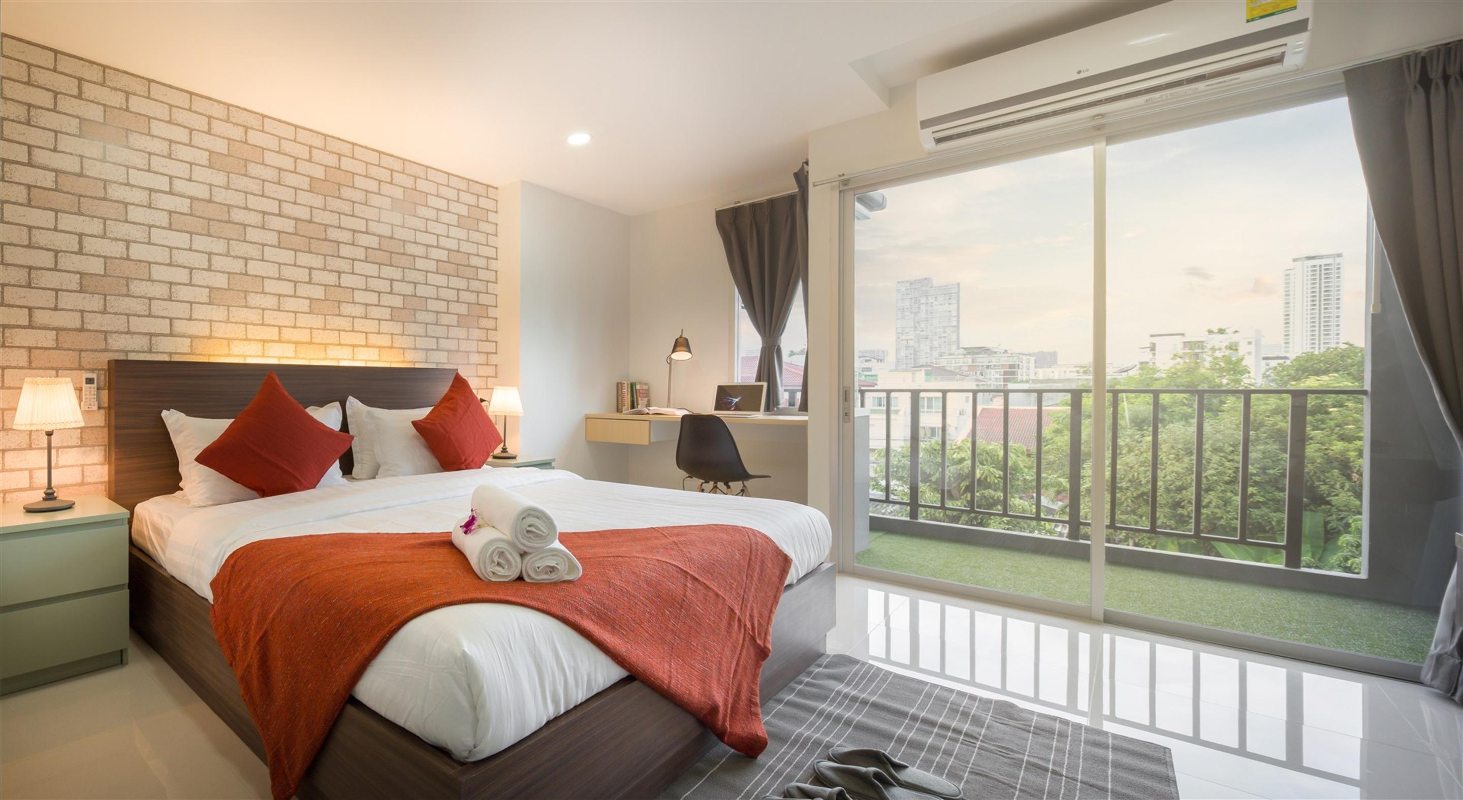 Q Space Residence Bangkok Exterior photo