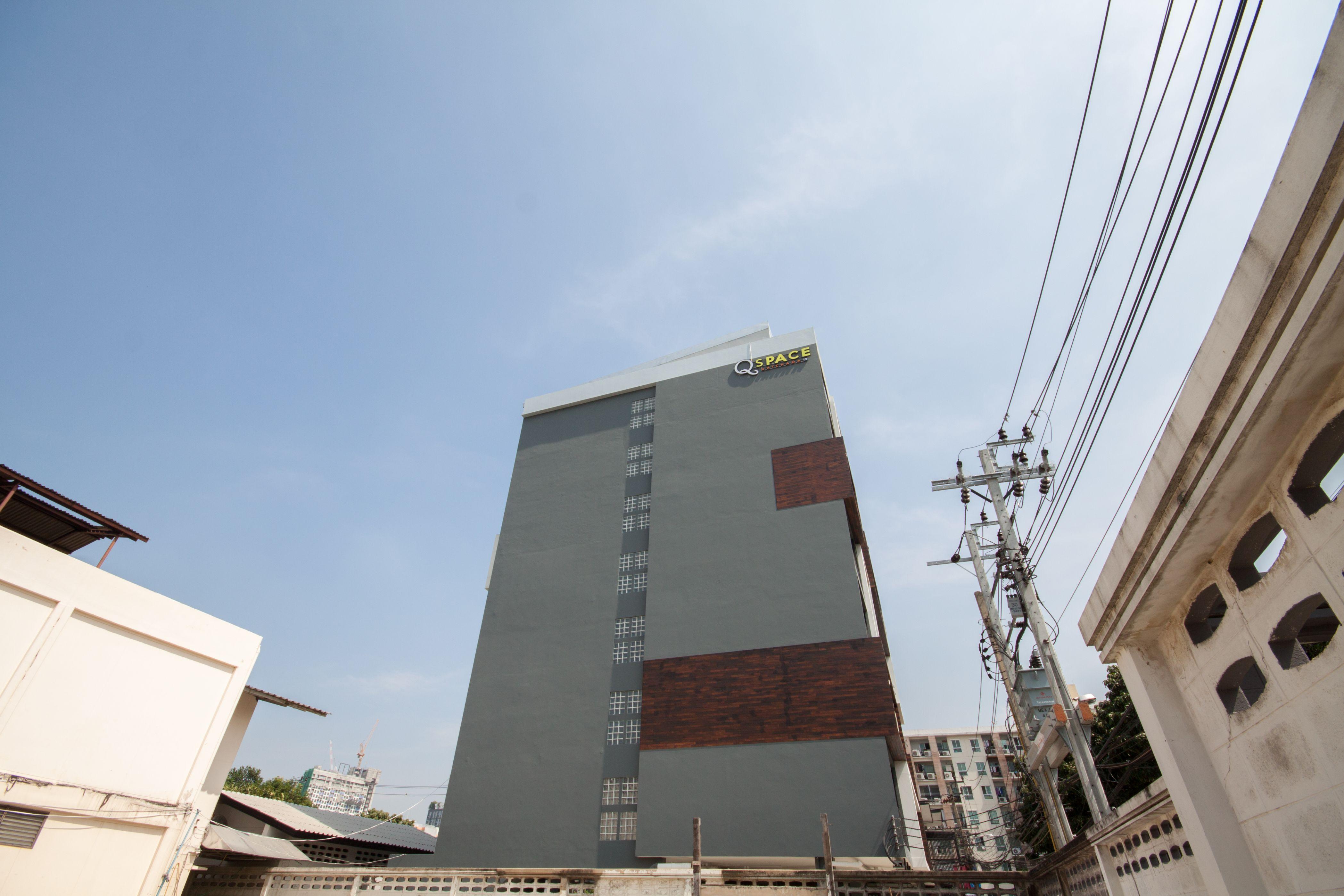 Q Space Residence Bangkok Exterior photo
